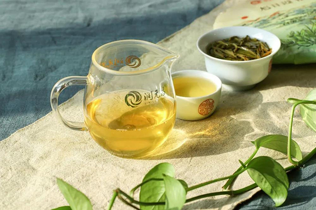 茶叶百科 普洱茶品鉴 > 正文  看香气持久度:香气是否在全程都有;茶汤