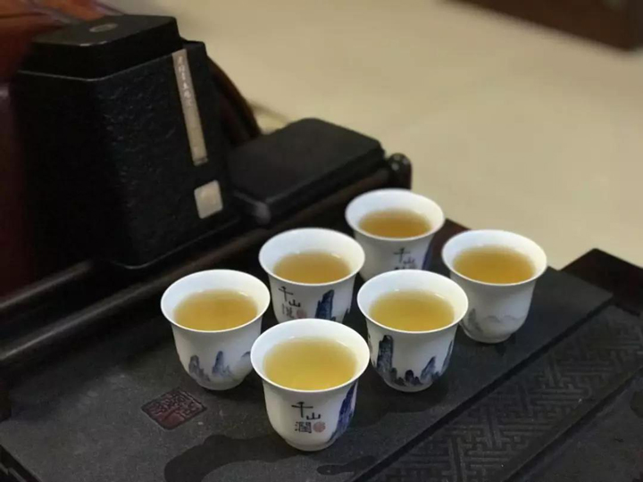 润元昌老班章土鸡沱茶汤