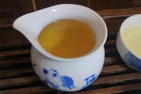 润元昌老班章土鸡沱茶汤