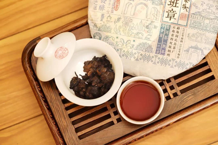 润元昌2018年801精品老茶头砖普洱熟茶汤色2