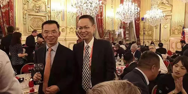 吴远之先生与中国驻法国大使卢沙野现场交流