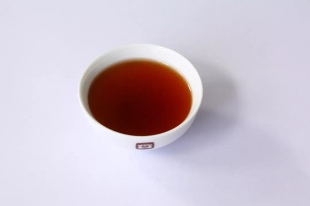 首款大益唛号熟茶7452饼茶1901批次第3泡茶汤