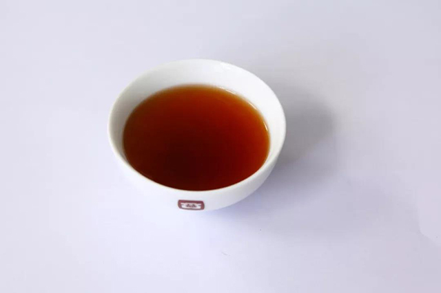 首款大益唛号熟茶7452饼茶1901批次第4泡茶汤