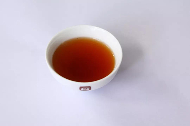 首款大益唛号熟茶7452饼茶1901批次第7泡茶汤
