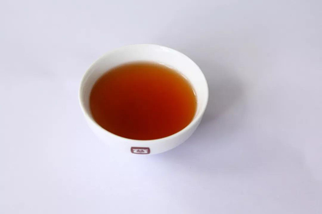 首款大益唛号熟茶7452饼茶1901批次第8泡茶汤