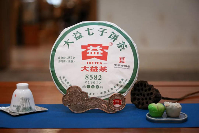 大益经典8582生茶1901批茶品