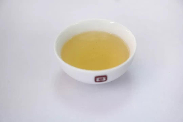 大益经典8582生茶1901批第8泡茶汤