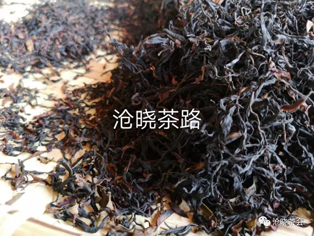 云巅之野滇红茶