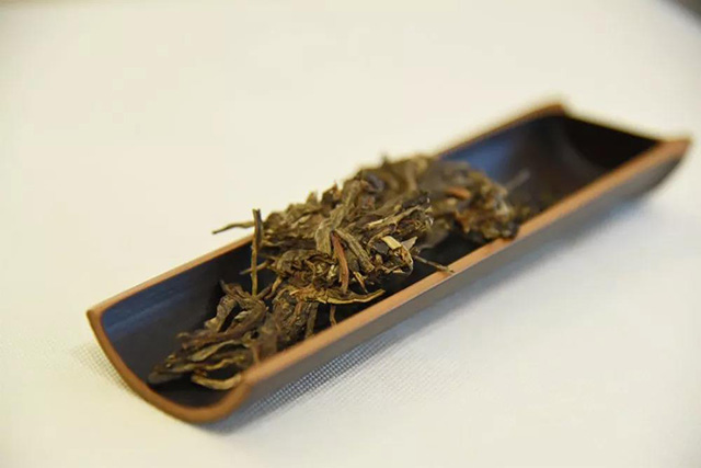葳盛蛮砖森林普洱生茶干茶细节