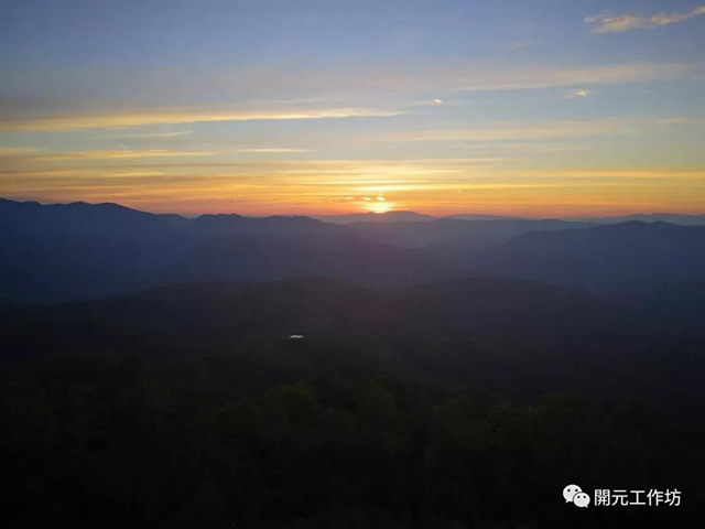 莽枝古茶山夕阳