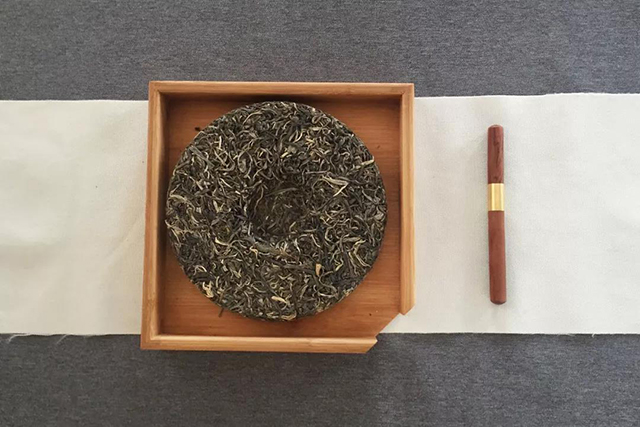 普洱茶撬茶开茶方法