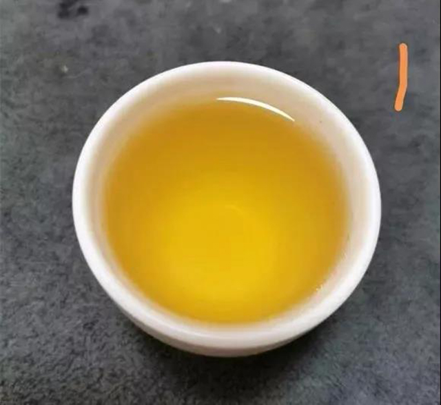 茶友品评宝和祥茶业布朗大树·珍藏青饼茶汤