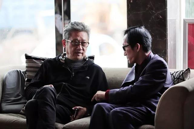 云南国际茶叶交易中心总裁胡皓明先生和方一知老师在演讲前交流