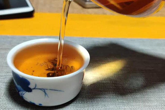 巅茶十周年纪念茶有易普洱茶