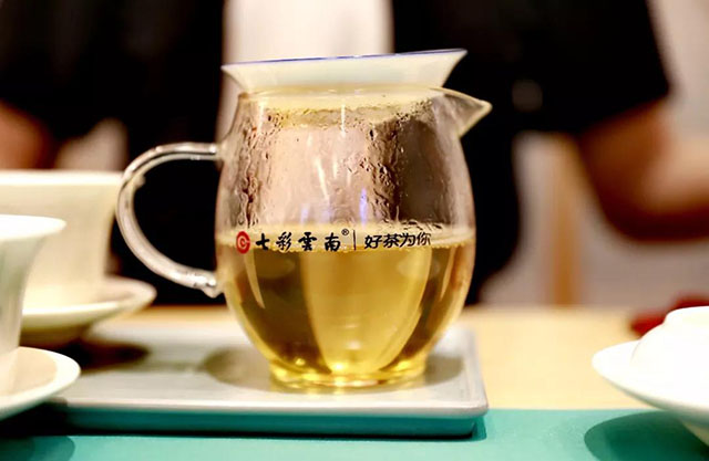七彩云南普洱茶茶汤