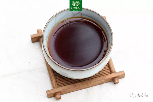 彩农茶布朗醇茶汤