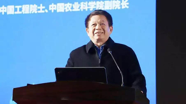 中国农业科学院副院长王汉中进行分享