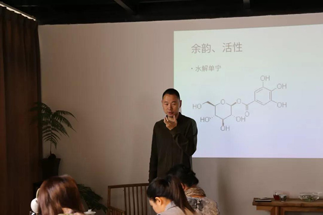 李扬
