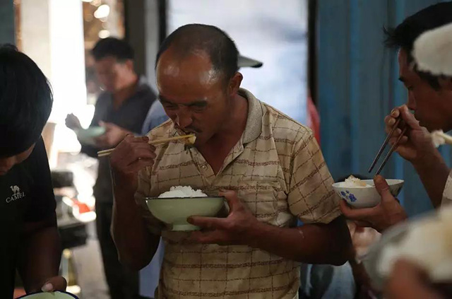 老班章普洱茶村故事