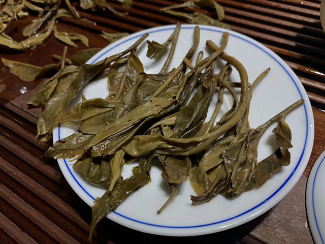 勐海勐往曼糯大寨古树茶
