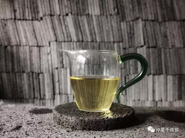 邦东岩韵普洱生茶