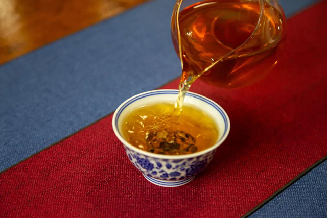 2004年五星砖王普洱生茶品鉴