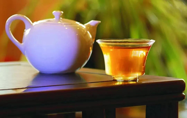 云南龙润茶业藏香普洱茶生茶
