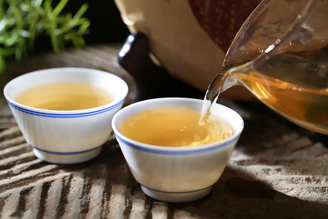 中茶普洱茶冰岛生茶