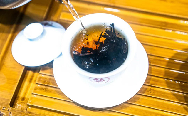 六大茶山观山海普洱茶