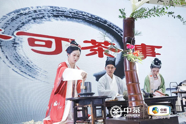 中茶翡翠八八青饼