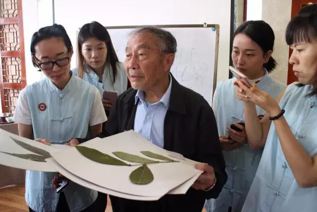 张芳赐老师在弘益大学堂授课