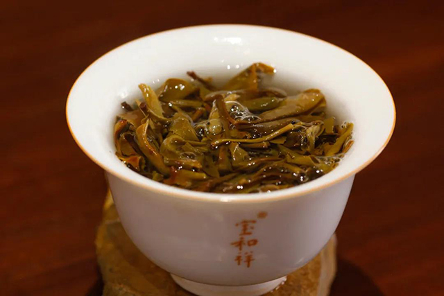 宝和祥大树茶月珀青饼