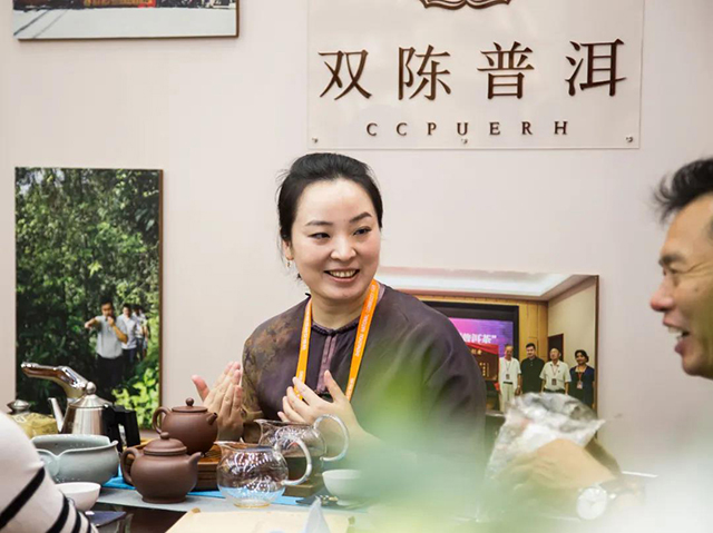 双陈普洱河南省总经销宋晓宇女士在郑州茶博会现场