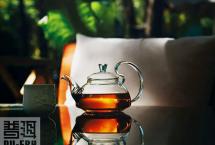 普洱杂志：如何鉴别普洱茶的年份呢？