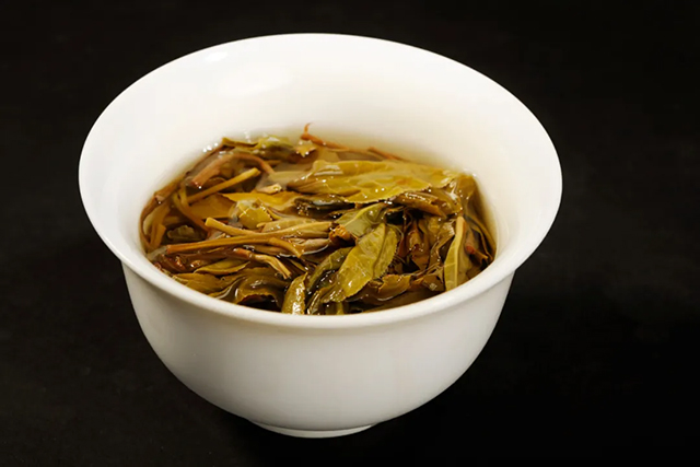 2020年龙润福茶礼盒生茶