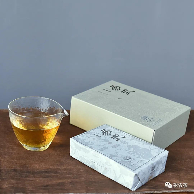 彩农茶2010春易武茶