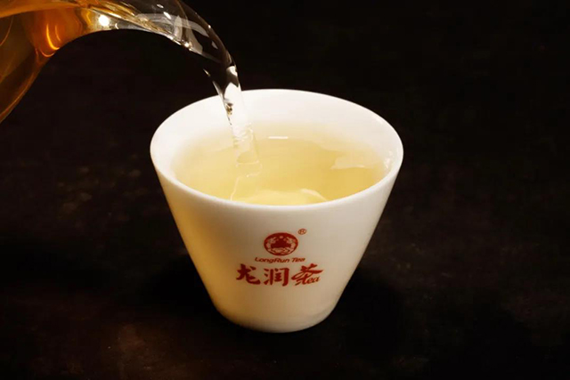 龙润茶福云纪老白茶