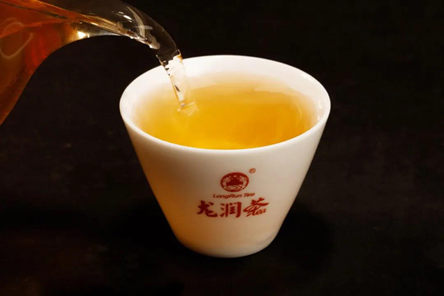 龙润茶福云纪老白茶