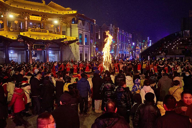 体验地道民族风情泼水节篝火晚会特色美食