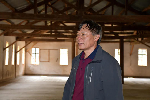 作者采访曾经担任南糯山茶厂一厂的厂长飘瑞