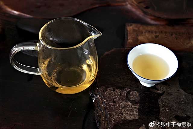 班章茶的汤色