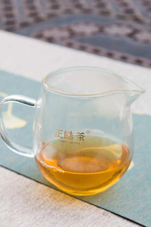 正皓茶滑竹梁子普洱茶品鉴