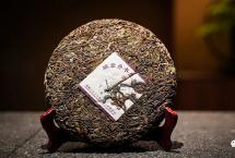 班章乔木生态饼茶：经典茗茶，未来可期，具较高的收藏价值！