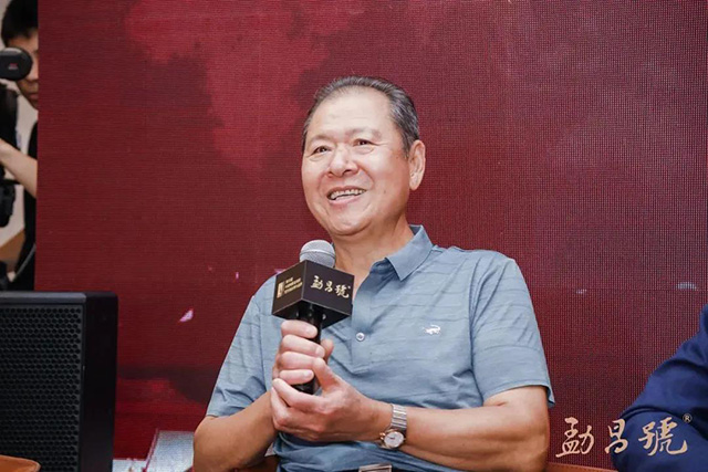 上海收藏家协会副会长东北经济促进会副会长吴林博士就班章茶的收藏价值作分享