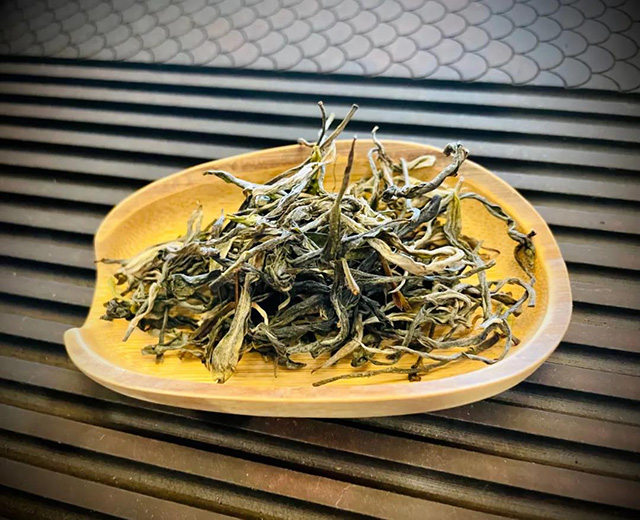 龙润茶南糯山普洱茶