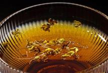 津品茶话：“桂红”为何受欢迎？秋安带你感受传统调饮茶魅力