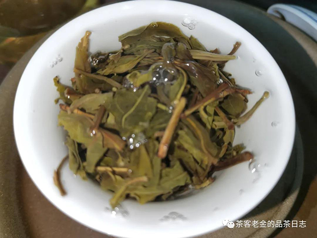 圆世号票印一号普洱茶