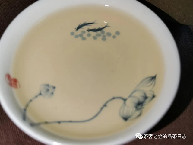 圆世号票印一号普洱茶
