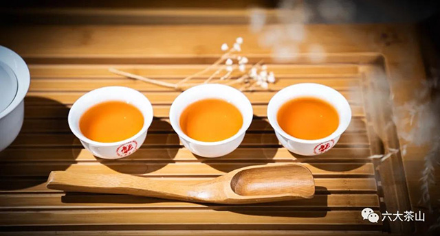 六大茶山满江红红茶