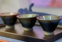 北京冬奥特许商品“冬奥官帽茶盏”：这个茶盏有点特别